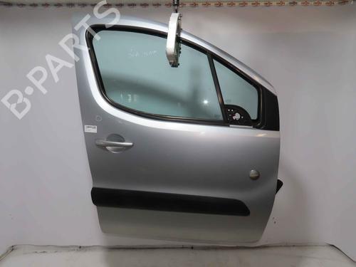 Used Right front door Right front door 37061749 37061749