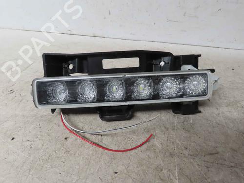 Used Left daytime light Left daytime light 37046401 37046401