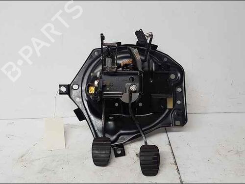 Pedale Pedale RENAULT CLIO II (BB_, CB_) 1.5 dCi (B/CB07) (65 hp) 37043184 37043184