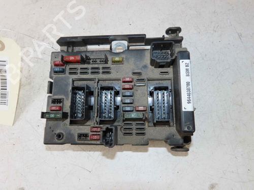 Used Fuse box Fuse box 37060265 37060265