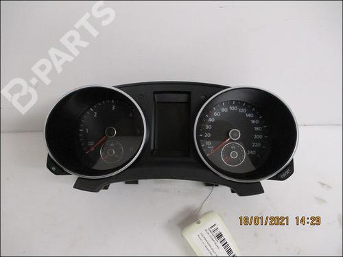 Used Instrument cluster VW GOLF VI (5K1) 2.0 TDI (110 hp) 10945862