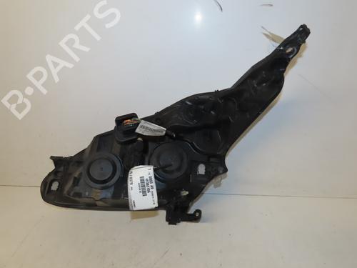 Phare droit PEUGEOT 208 I (CA_, CC_) 1.2 VTI 82 (82 hp) 28086525