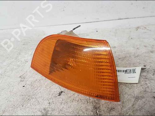 Used Right front indicator Right front indicator 37043880 37043880