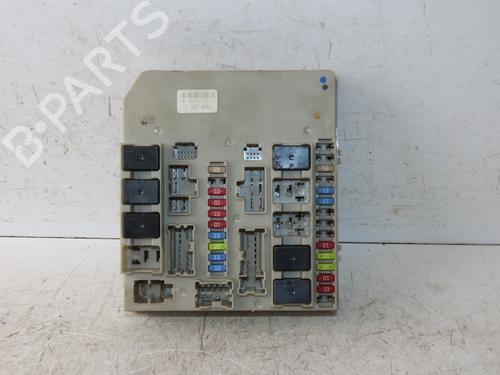 Used Fuse box Fuse box RENAULT CLIO III (BR0/1, CR0/1) 1.2 16V (BR02, BR0J, BR11, CR02, CR0J, CR11) (75 hp) 35935607 35935607