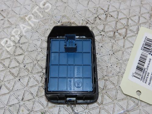 Used Left front window switch PEUGEOT BIPPER Tepee 1.4 HDi (68 hp) 26196610