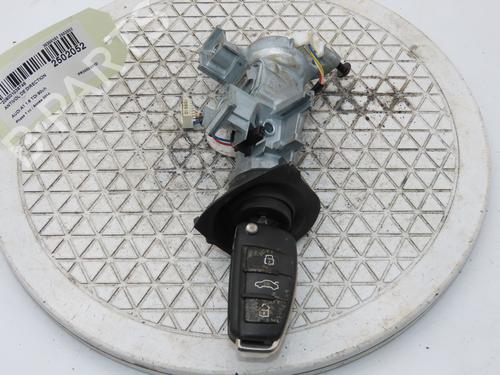 Clé de contact AUDI A1 Sportback (8XA, 8XF) 1.6 TDI (90 hp) 33133462