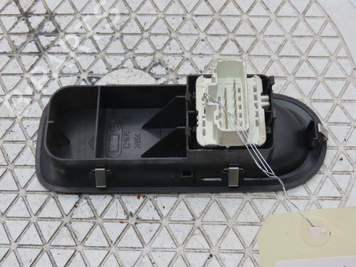 Used Left front window switch Left front window switch RENAULT CLIO III (BR0/1, CR0/1) 1.5 dCi (BR17, CR17) (86 hp) 33134831 33134831