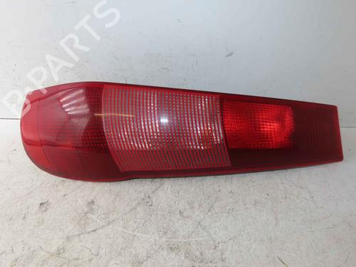 Fanale posteriore destro Fanale posteriore destro FIAT PUNTO (176_) 60 1.2 (176AP, 176AR, 176AQ, 176BB) (60 hp) 37060893 37060893