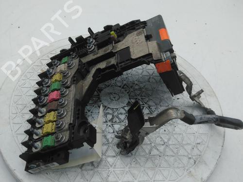Used Fuse box Fuse box 37059593 37059593