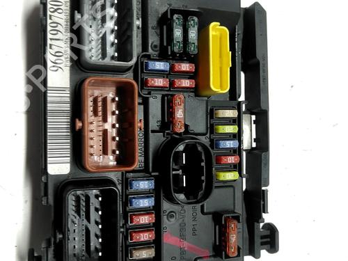 Used Fuse box Fuse box 39453809 39453809