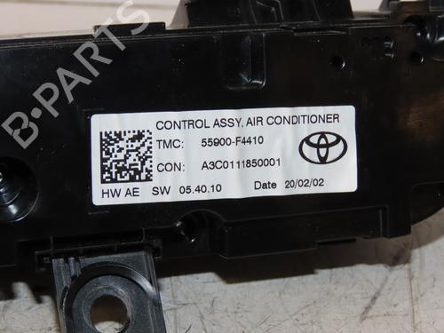 climate-control-toyota-c-hr-_x1_-2016-35747812 main image