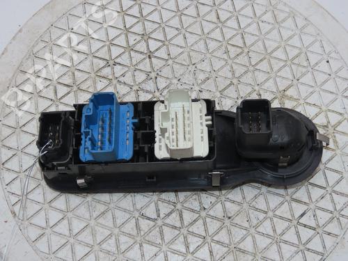 Used Left front window switch RENAULT MODUS / GRAND MODUS (F/JP0_) 1.5 dCi (FP0F, JP0F) (86 hp) 26303838