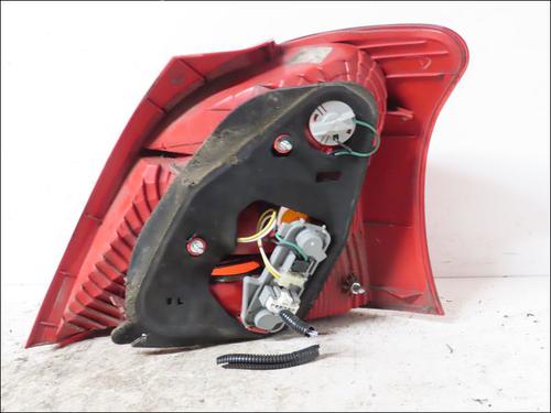 Used Left taillight TOYOTA YARIS (_P9_) 1.4 D-4D (NLP90_, NLP90R) (90 hp) 16478909