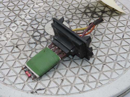 Used Heater resistor Heater resistor CITROËN C3 I (FC_, FN_) 1.4 HDi (68 hp) 33133384 33133384