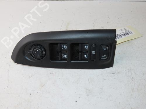 Used Left front window switch FIAT 500X (334_) 1.4 (334AXC1B, 334AXC11) (140 hp) 33134829