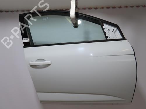 Used Right front door Right front door RENAULT MEGANE IV Hatchback (B9A/M/N_) 1.5 dCi 90 (B9A1) (90 hp) 34333777 34333777