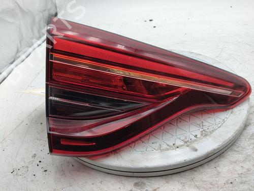 left-tailgate-light-renault-clio-v-b7_-2019-40552988 main image