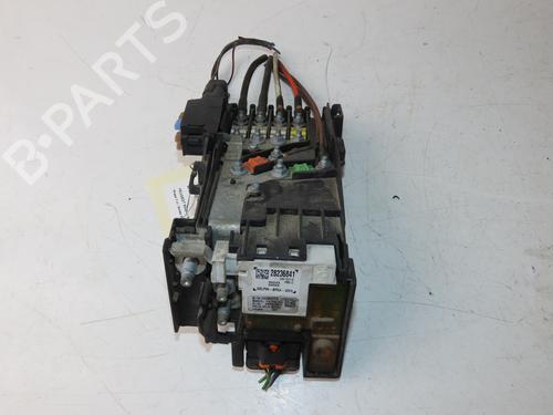 fuse-box-peugeot-5008-0u_-0e_-2009-2010-2011-2012-2013-2014-2015-2016-2017-33133208 main image