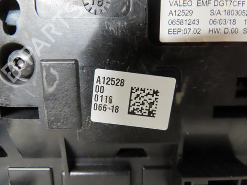 Display CITROËN C3 III (SX) 1.2 THP 110 (SXHNPS, SXHNZT, SXHNZ6) (110 hp) 17037671