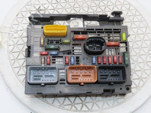 Used Fuse box PEUGEOT PARTNER Box Body/MPV 1.6 HDi (90 hp) 30739890