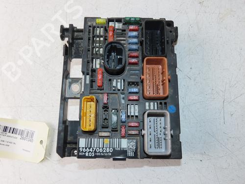 Used Fuse box Fuse box PEUGEOT 308 I (4A_, 4C_) 1.6 HDi (90 hp) 33478568 33478568