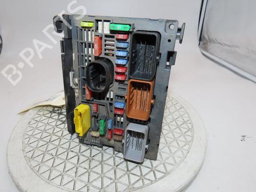 Used Fuse box Fuse box 36573056 36573056