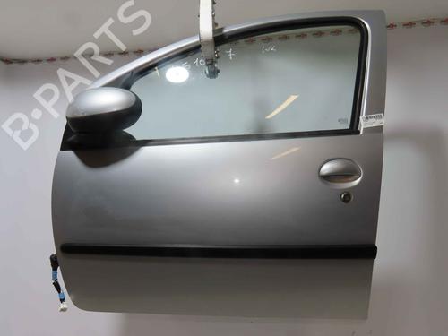 Used Right front door Right front door 37057293 37057293