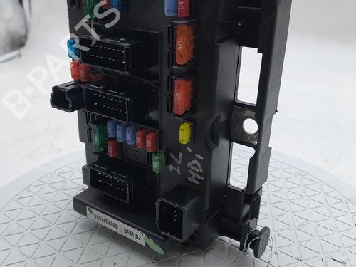 Used Fuse box Fuse box 38608795 38608795
