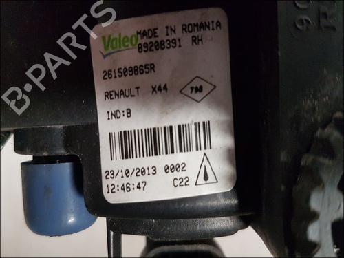 right-front-fog-light-renault-twingo-ii-cn0_-15-dci-75-261509865r-2007-10951530 main image