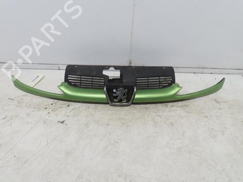 Used Grille PEUGEOT 206 CC (2D) 1.6 16V (2DNFUF, 2DNFUR) (109 hp) 18104090