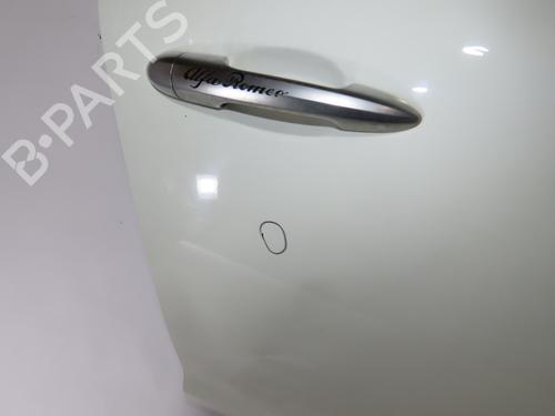 Used Right front door ALFA ROMEO GIULIETTA (940_) 2.0 JTDM (940.FXL1A) (140 hp) 25796340