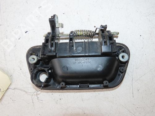 front-left-exterior-door-handle-chevrolet-spark-m300-2009-33562209 main image