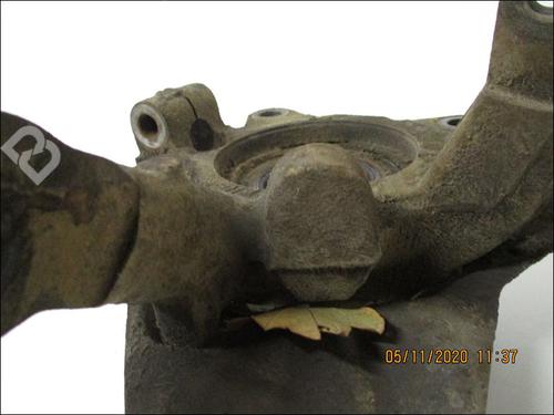 Right front steering knuckle CITROËN JUMPY I (U6U_) 2.0 i 16V | BP10944373M26 