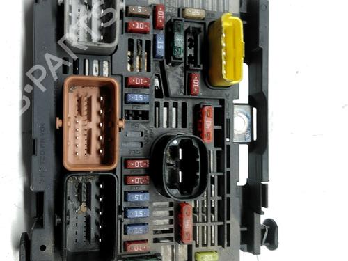 Used Fuse box Fuse box 39418730 39418730