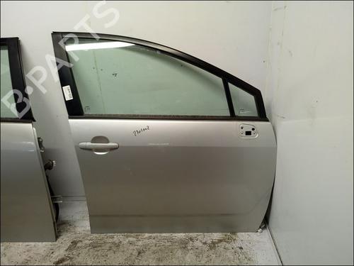 Used Right front door TOYOTA COROLLA Verso (ZER_, ZZE12_, R1_) 2.2 D-4D (AUR10_, AUR10R) (136 hp) 16203129