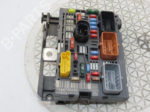 Used Fuse box Fuse box PEUGEOT 308 I (4A_, 4C_) 1.6 HDi (112 hp) 33132903 33132903