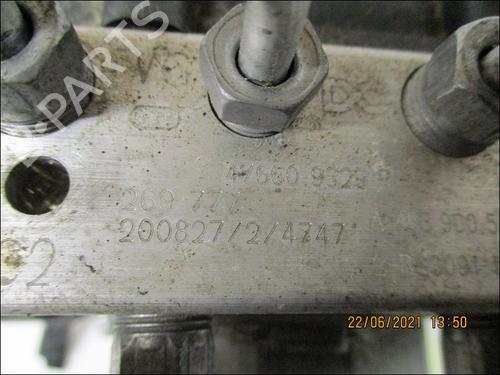 Used ABS pump RENAULT TWINGO III (BCM_, BCA_) 1.0 SCe 65 (BCMJ) (65 hp) 10945042