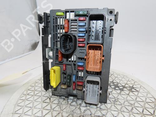 Used Fuse box Fuse box 36789707 36789707