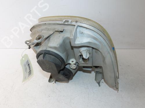 Used Right headlight Right headlight RENAULT MASTER II Van (FD) 2.5 dCi (FD01, FD02, FD21, FD22, FD31, FD32, FD3Y, FD71,... (120 hp) 33135133 33135133