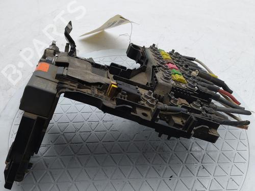 Used Fuse box Fuse box 38570447 38570447