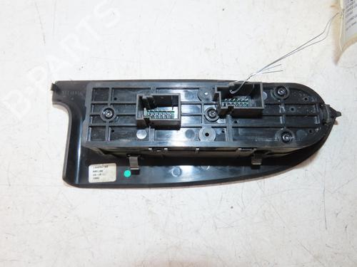 Used Left front window switch Left front window switch ALFA ROMEO GIULIETTA (940_) 1.6 JTDM (940FXD1A) (105 hp) 33893617 33893617