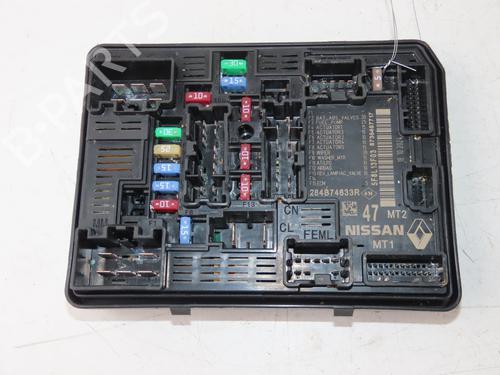 Used Fuse box RENAULT CLIO V (B7_) 1.0 TCe 90 (B7MT) (91 hp) 33132888