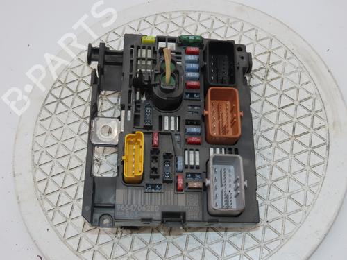 Fuse box PEUGEOT 308 SW I (4E_, 4H_) 1.6 HDi | BP27168996E1 
