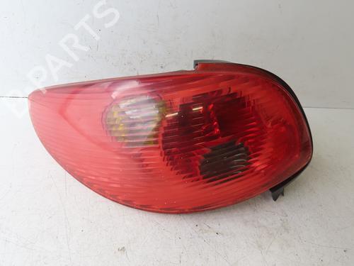 Used Left taillight Left taillight PEUGEOT 206 CC (2D) 1.6 16V (2DNFUF, 2DNFUR) (109 hp) 33970359 33970359