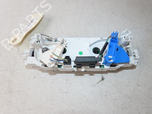 climate-control-renault-megane-iii-hatchback-bz01_-b3_-2008-33893552 main image