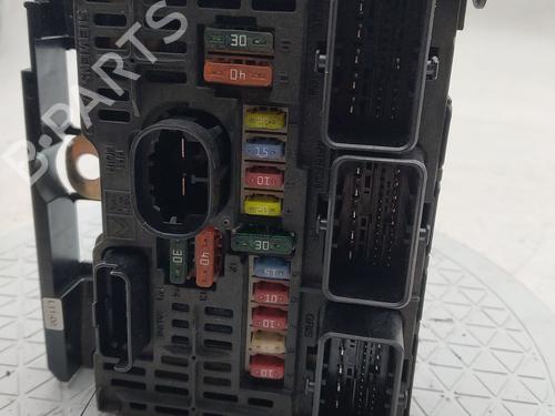 Used Fuse box Fuse box 38570431 38570431