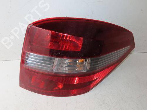 Used Right taillight Right taillight RENAULT LAGUNA III Grandtour (KT0/1) 1.5 dCi (KT0A, KT0R, KT02) (110 hp) 33135294 33135294