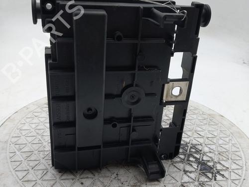 Used Fuse box Fuse box 37597036 37597036