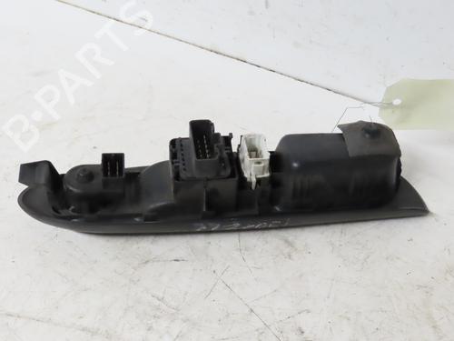 Mando elevalunas delantero izquierdo RENAULT CLIO II (BB_, CB_) 1.4 16V (B/CB0P, BB13) (98 hp) 23170521