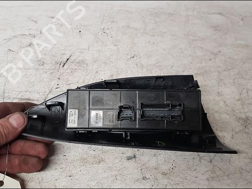 Used Left front window switch NISSAN JUKE (F15) 1.5 dCi (110 hp) 15100177